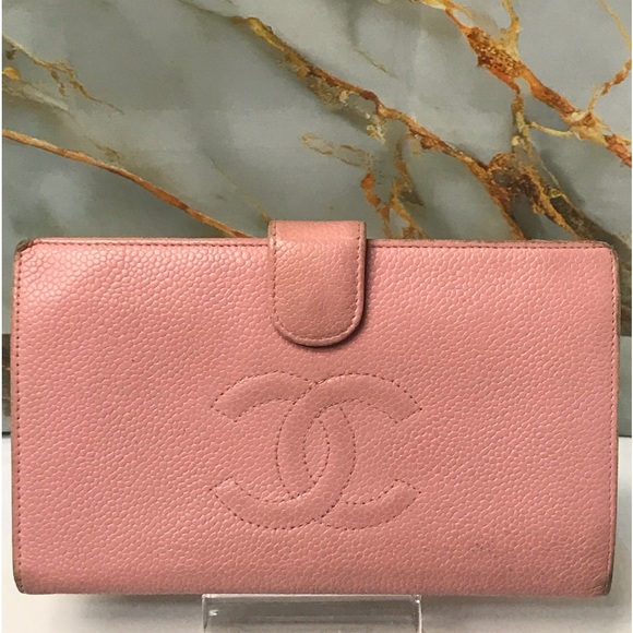 CHANEL Caviar Skin Leather Wallet 😍💗